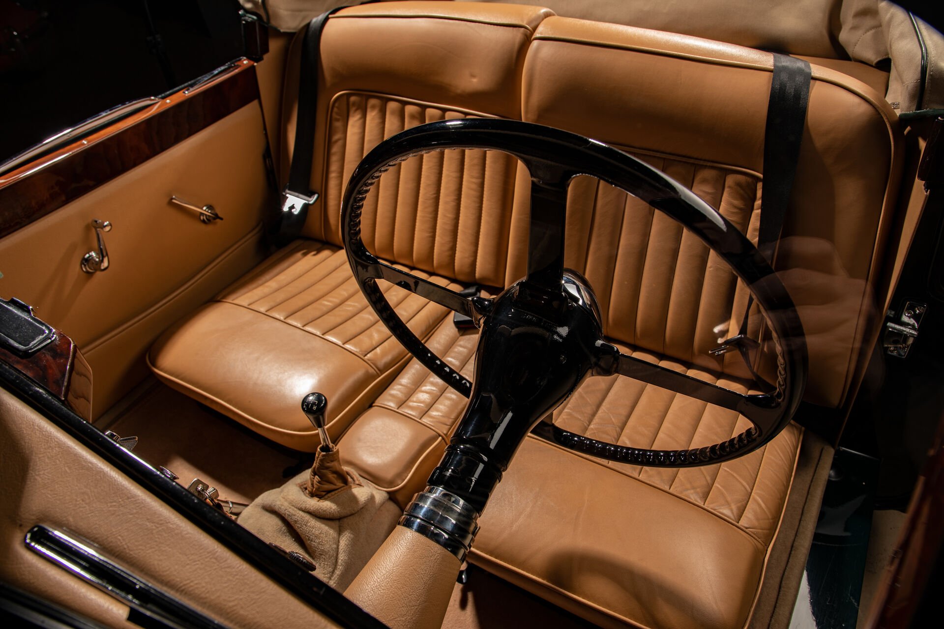 Sicher unterwegs im Klassiker: So rüstest du Gurte im Oldtimer nach